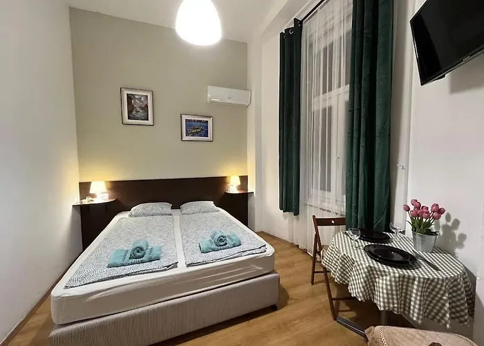 2# Sunflower Cozy Apartment